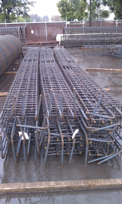 Staged rebar column